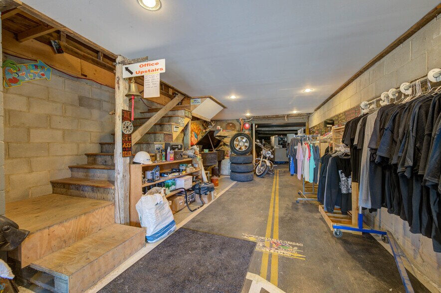 More Photos Of US Route 1 Atlantic Highway, Edgecomb Light Manufacturing For Sale