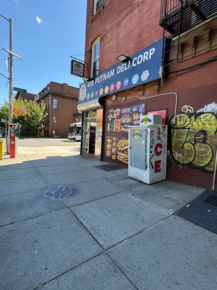 More Photos Of 293 Putnam, Brooklyn General Retail For Lease