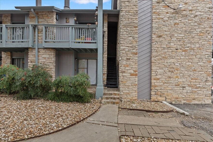 More Photos Of 5220 Tahoe Trl, Austin Apartments For Sale