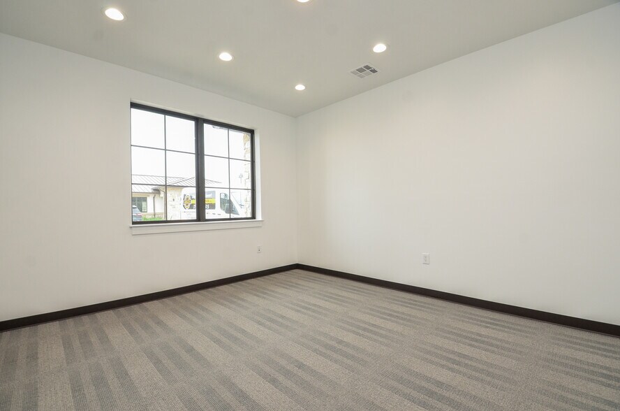 More Photos Of 800 Bonaventure Way, Sugar Land Medical For Sale