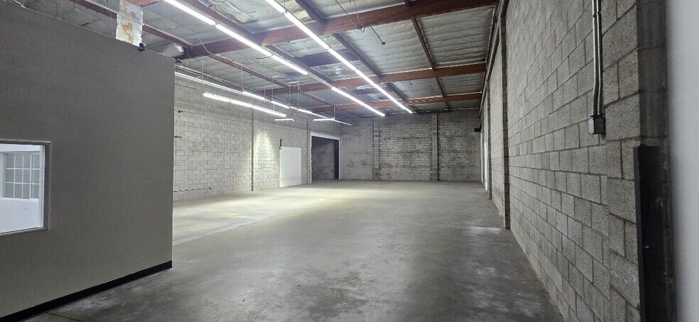 More Photos Of 1716 E 21st St, Los Angeles Manufacturing For Lease