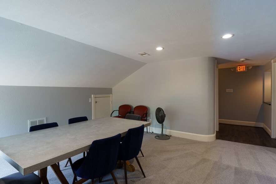 More Photos Of 13688 Breton Ridge St, Houston Medical For Sale