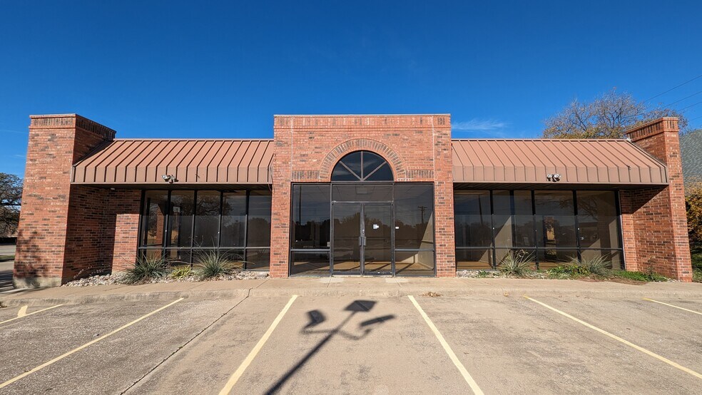 More Photos Of 315 Harwood Rd, Bedford Loft Creative Space For Lease