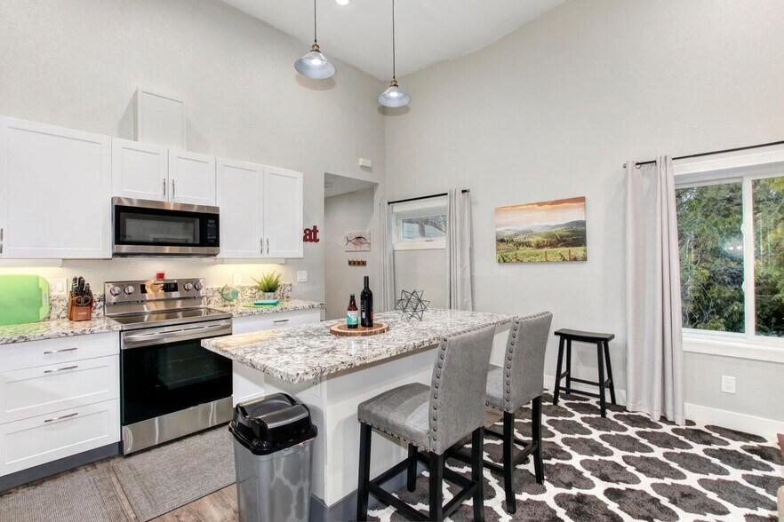 More Photos Of 1413-1415 Victorian Aly, Sacramento Apartments For Sale