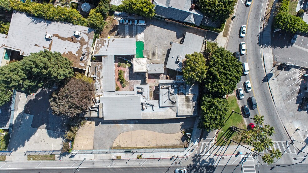More Photos Of 4950 Wilshire Blvd, Los Angeles Office For Sale