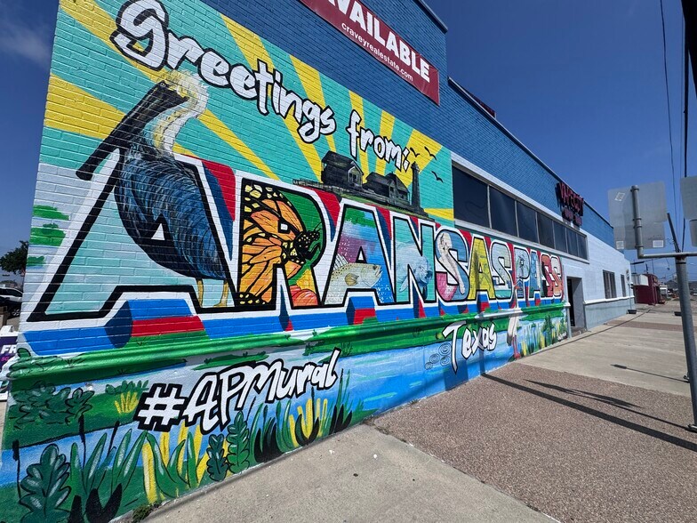 More Photos Of 361 S Commercial St, Aransas Pass Freestanding For Lease