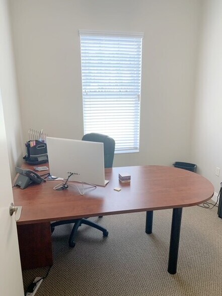 More Photos Of 5322 Primrose Lake Cir, Tampa Office For Lease