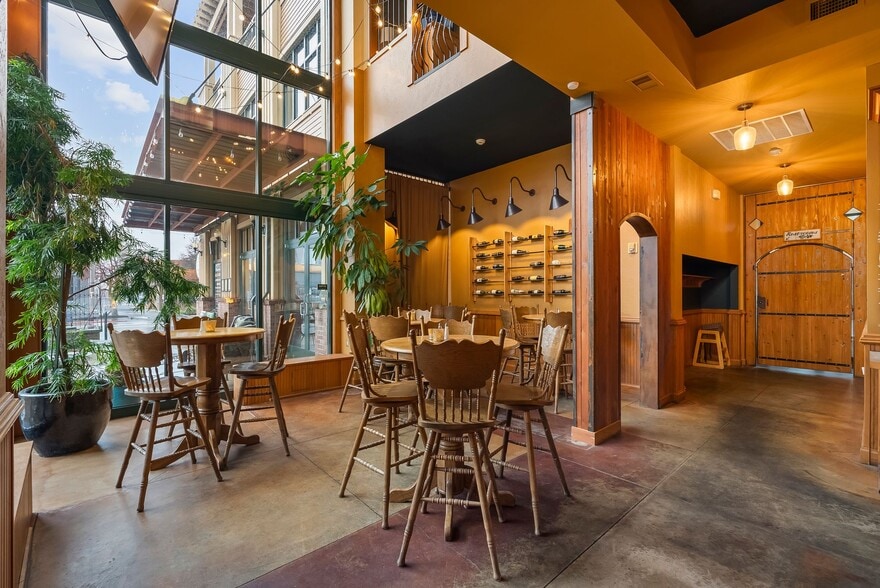 More Photos Of 102 S 1st Ave, Sandpoint Storefront Retail Office For Sale