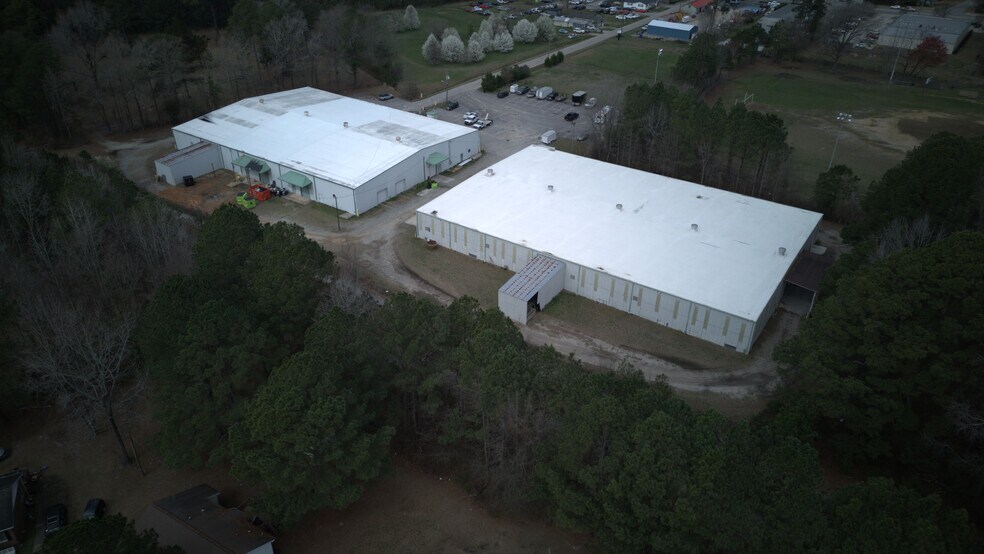 More Photos Of 36 E Edgerton St, Smithfield Warehouse For Lease