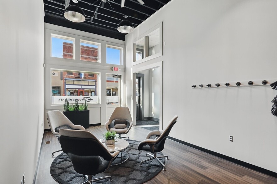 More Photos Of 164 E Jefferson St, Franklin Office For Sale