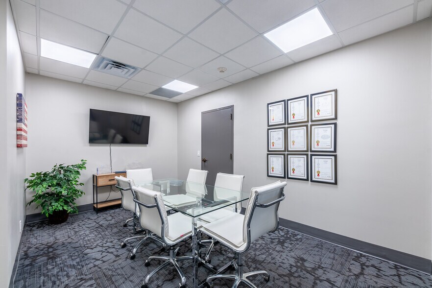 More Photos Of 2081 SE Ocean Blvd, Stuart Office For Sale