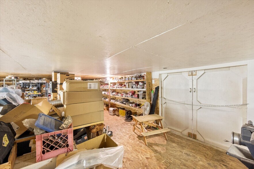 More Photos Of 5 Demick Ln, Salmon Auto Repair For Sale