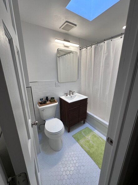 More Photos Of 141 Conselyea St, Brooklyn Multifamily For Sale