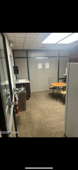 More Photos Of 108 Dairy st, Monett Office For Sale