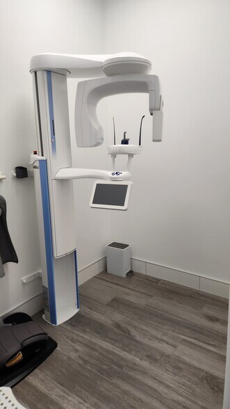 More Photos Of 20826 72 Av, Langley Healthcare For Sale