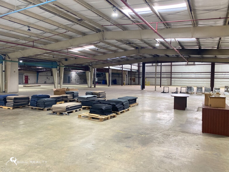 More Photos Of 210 E Lukken Industrial Dr, Lagrange Warehouse For Lease