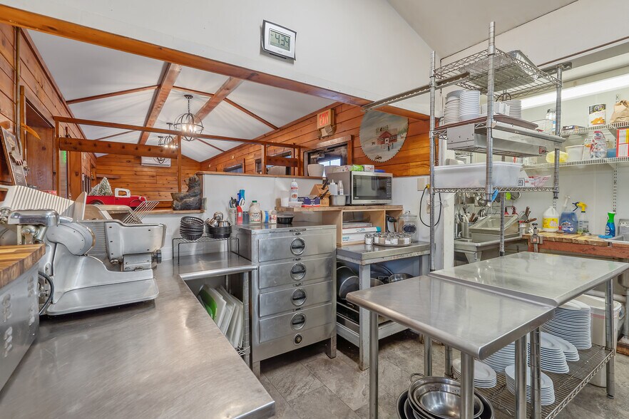 More Photos Of 2107 N Osceola Rd, Camden Service Station For Sale