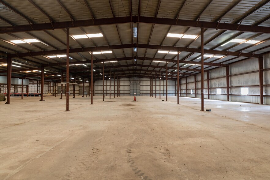 More Photos Of 14392 W Expressway 83, Harlingen Industrial For Sale