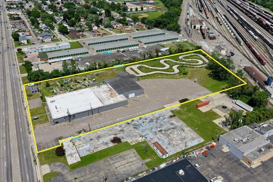 More Photos Of 19300-19400 Allen Rd, Melvindale Manufacturing For Lease