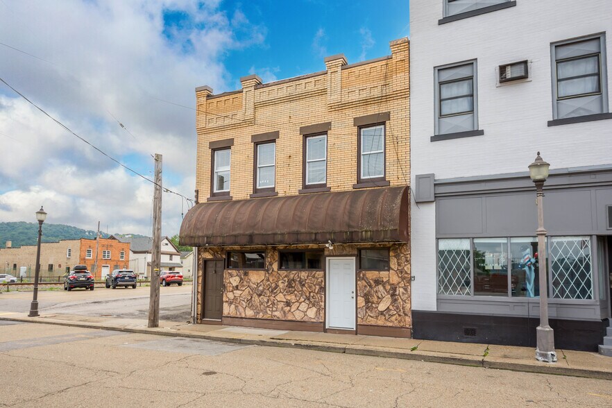 More Photos Of 305 Mill St, Coraopolis Storefront Retail Residential For Sale