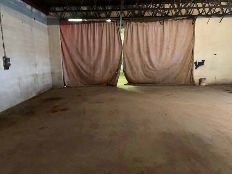 More Photos Of 2711 S M 52, Owosso Warehouse For Lease