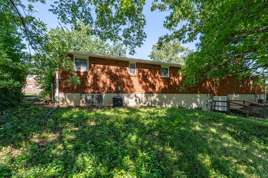 More Photos Of 210 Anderson Ln, Belleville Multifamily For Sale