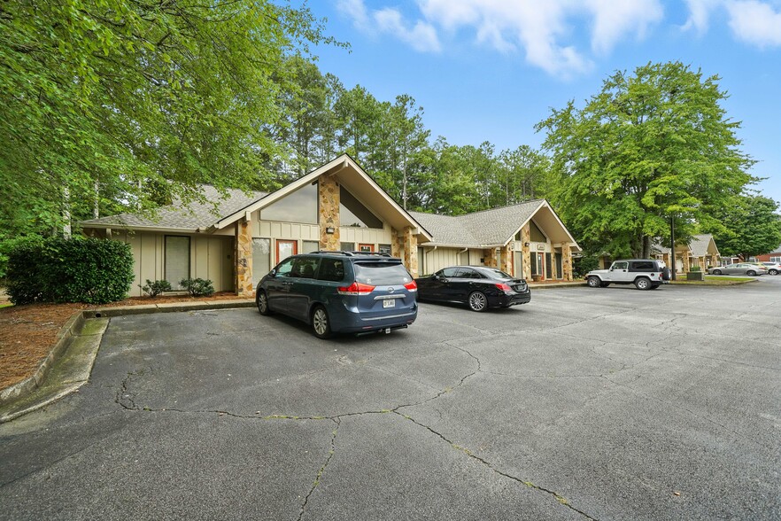 More Photos Of 11285 Elkins Rd, Roswell Office Residential For Sale