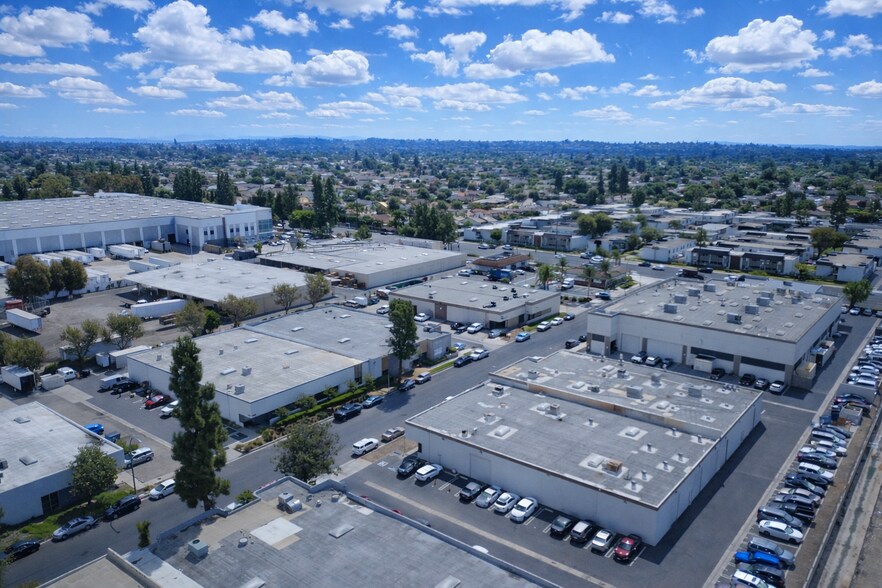 More Photos Of 251 Gemini Ave, Brea Warehouse For Sale