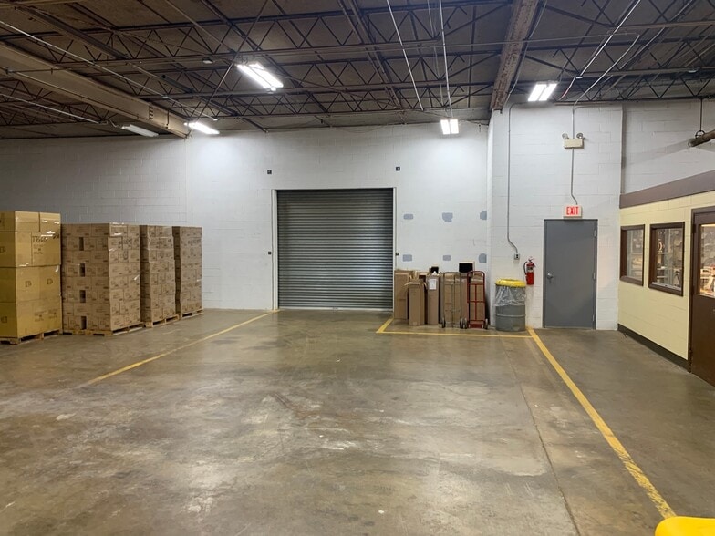 More Photos Of 1031 S Noel Ave, Wheeling Manufacturing For Sale