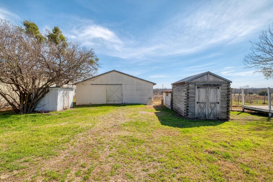 More Photos Of 829 State Highway 21 W, Cedar Creek Specialty For Sale
