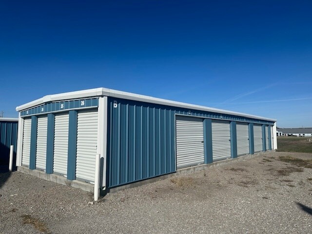 More Photos Of 1701 1/2 N Market St, Sparta Self Storage For Sale