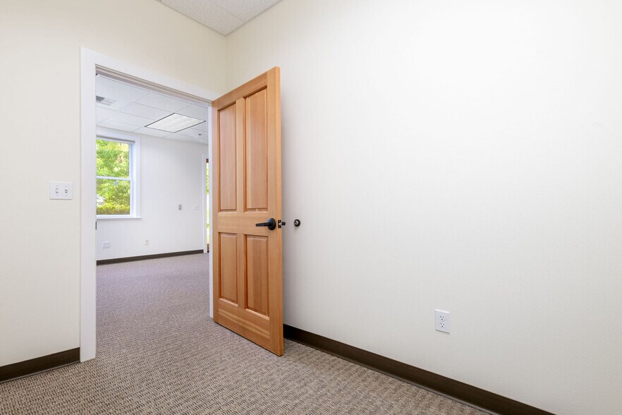 More Photos Of 351-356 Providence Mine Rd, Nevada City Medical For Lease