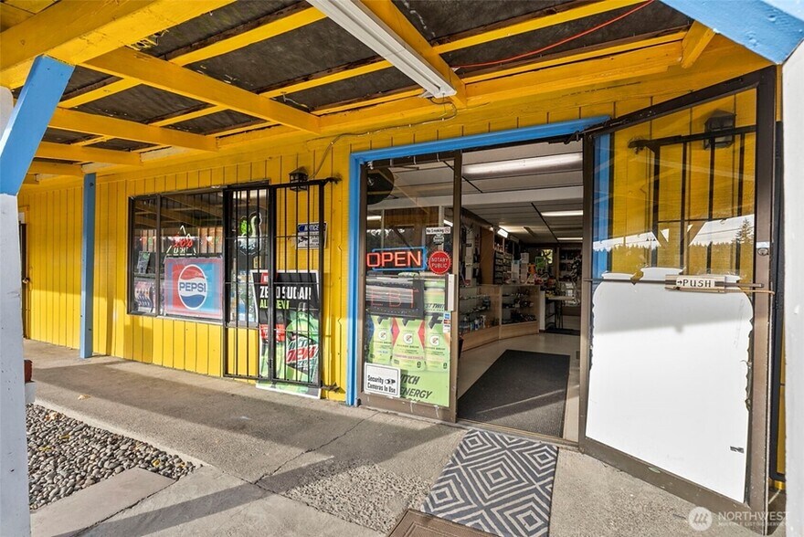 More Photos Of 20639 Old Hwy 99 SW, Rochester Freestanding For Sale