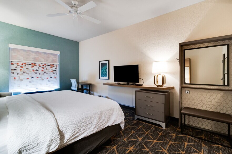 More Photos Of 1800 Martin Luther King Blvd, Houma Hotel For Sale