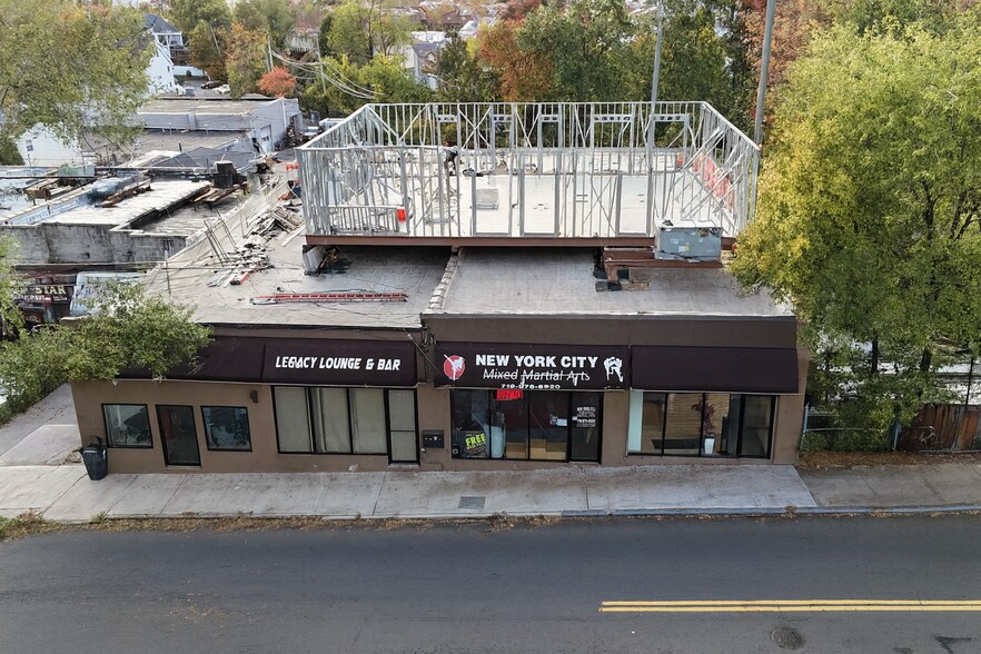 Primary Photo Of 2100 Clove Rd, Staten Island Storefront For Lease