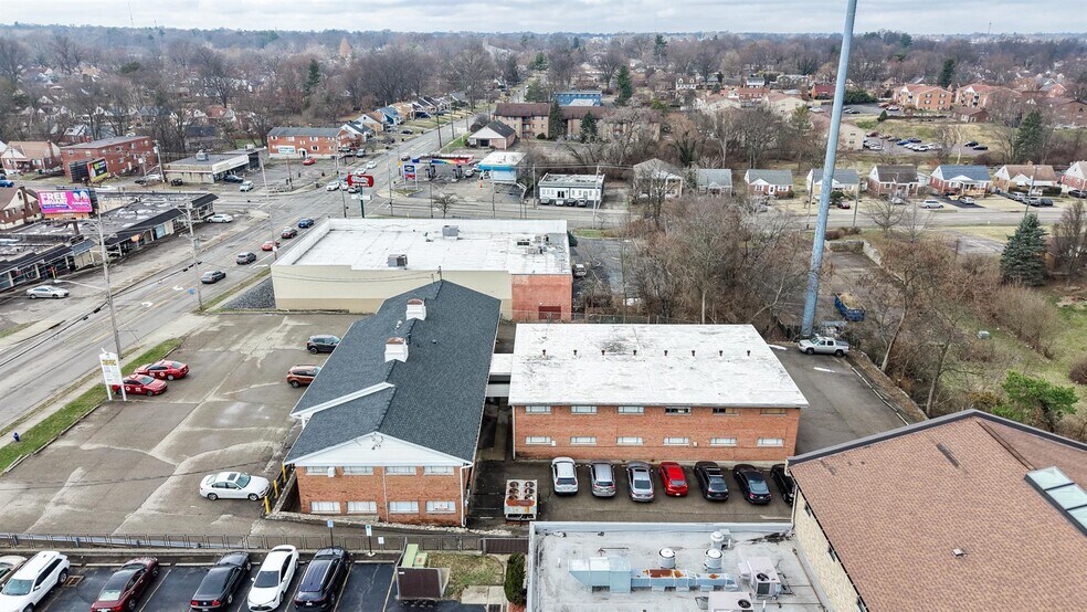 More Photos Of 1172 W Galbraith Rd, Cincinnati Office For Sale