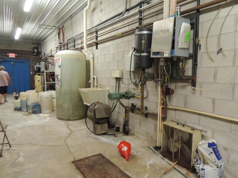 More Photos Of 375 S Main St, Clintonville Specialty For Sale