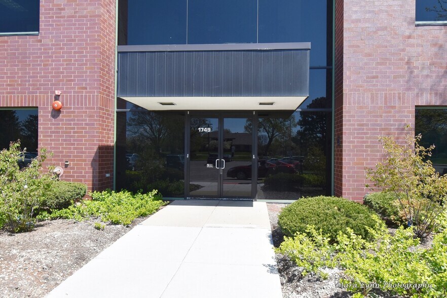 More Photos Of 1749 S Naperville Rd, Wheaton Medical For Lease