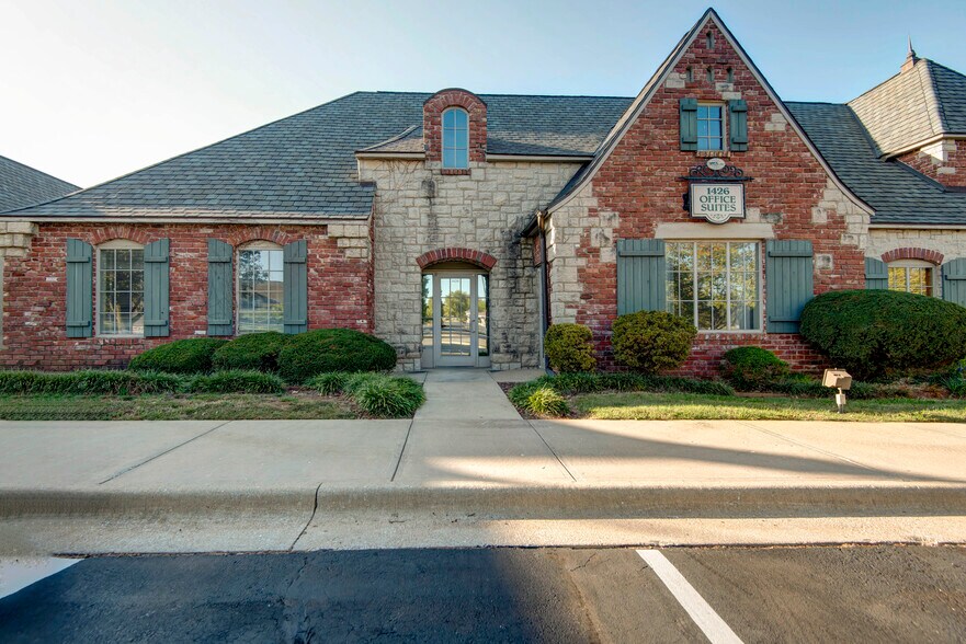 More Photos Of 1420-1426 E Bradford Pky, Springfield Medical For Lease