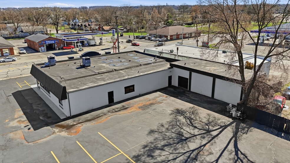 More Photos Of 1610 Germantown Rd, Middletown Restaurant For Sale