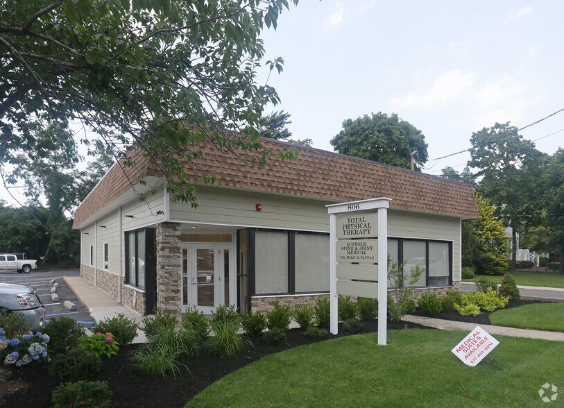More Photos Of 806 E Main St, Riverhead Medical For Lease