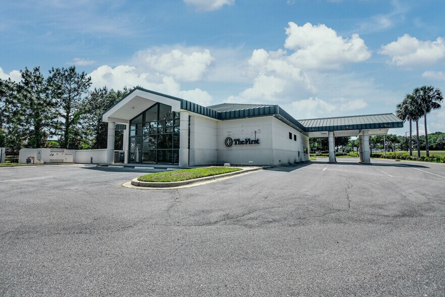 More Photos Of 3641-3643 Coolidge Ct, Tallahassee Bank For Sale