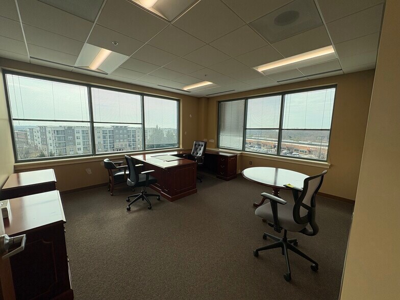 More Photos Of 8100 Sandpiper Cir, Nottingham Medical For Sale