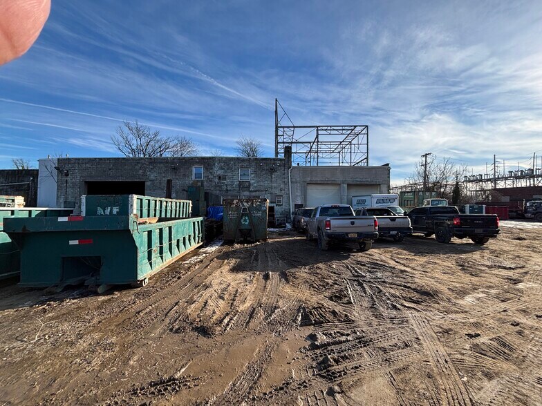 More Photos Of 40 Hempstead Gardens Dr, West Hempstead Land For Lease