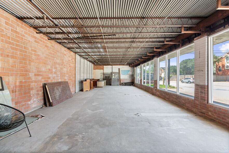 More Photos Of 722 Durham Dr, Houston Office For Sale