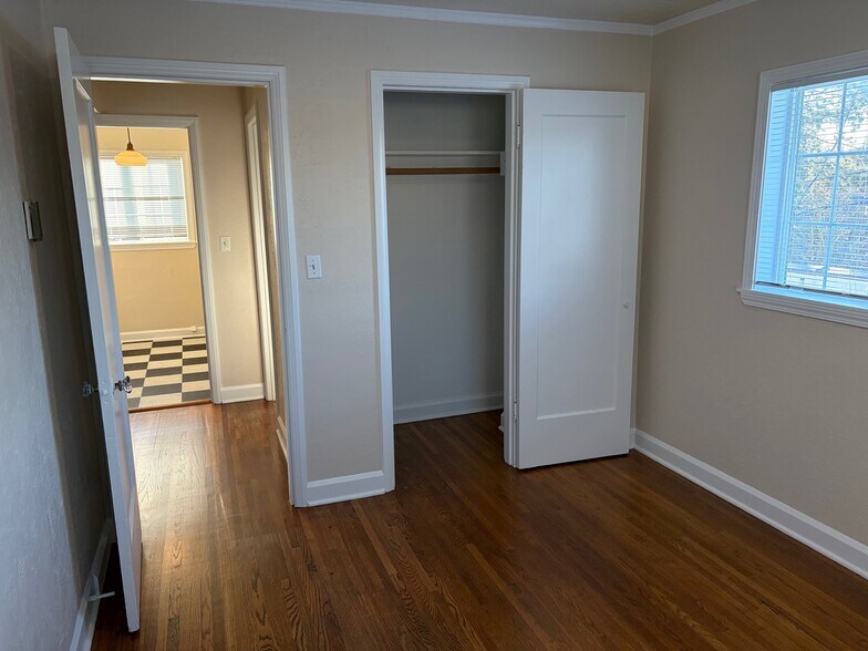 More Photos Of 2010 SE Sherman St, Portland Apartments For Sale