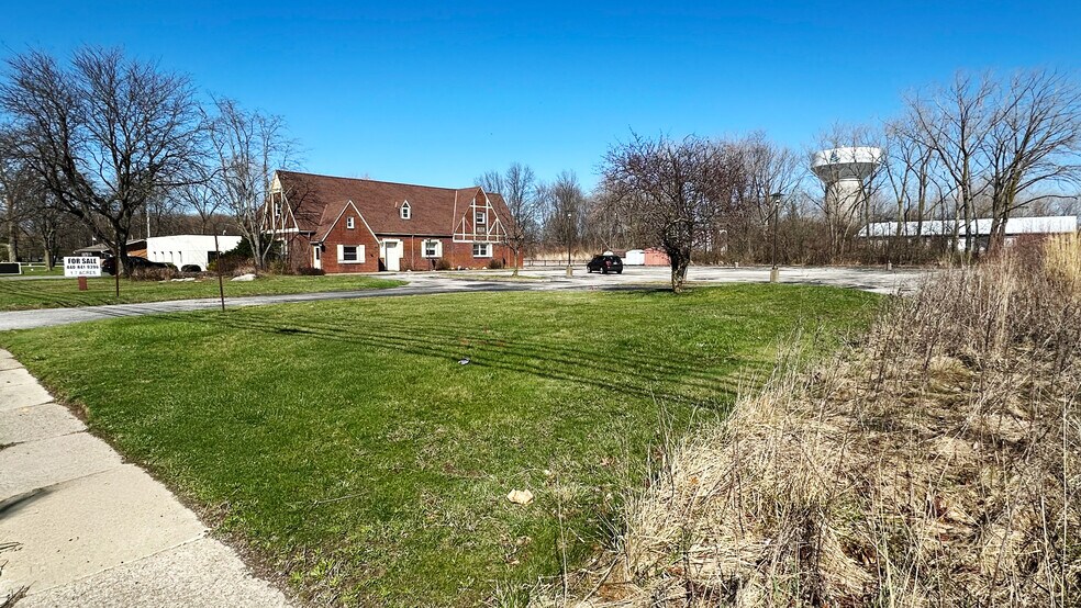 Primary Photo Of 227 Miller Rd, Avon Lake Freestanding For Sale