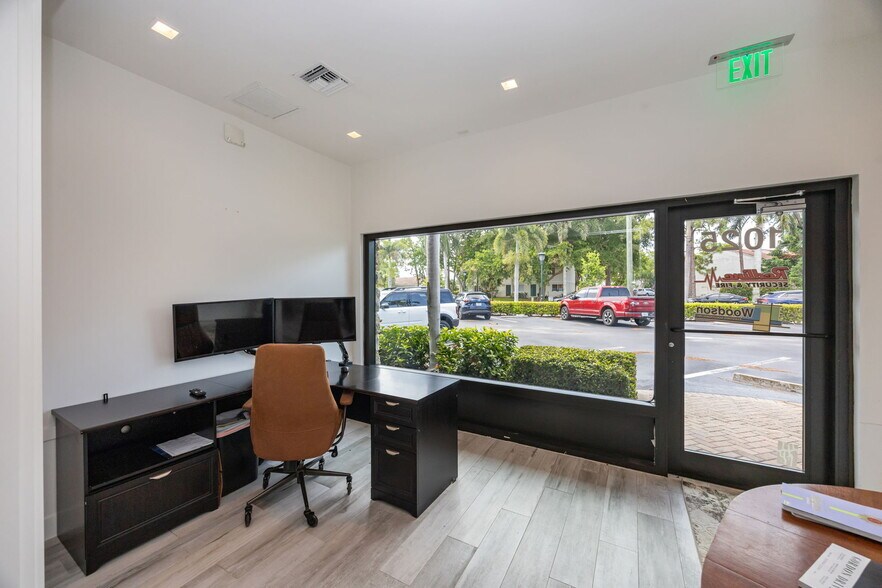 More Photos Of 1011-1065 5th Ave N, Naples Office Residential For Sale