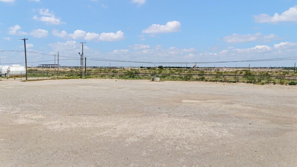 More Photos Of 10714 W County Road 72, Midland Warehouse For Lease