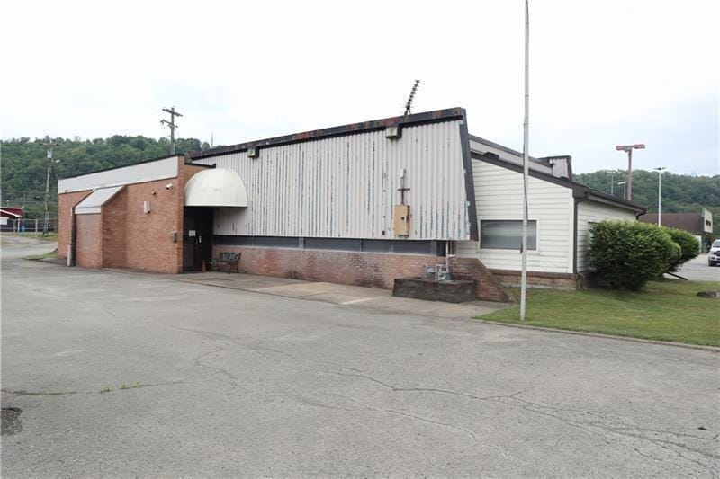 More Photos Of 90 Chamber Plz, Charleroi Medical For Sale